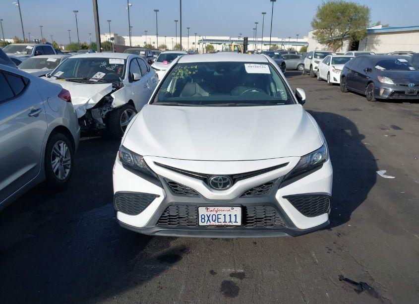 Photo 13 of 2021 Toyota Camry SE (VIN 4T1G11AK7MU608187)