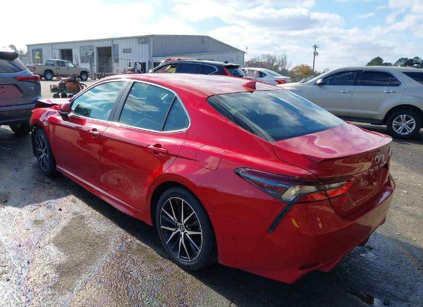 Photo 3 of 2022 Toyota Camry SE (VIN 4T1G11AK7NU025670)