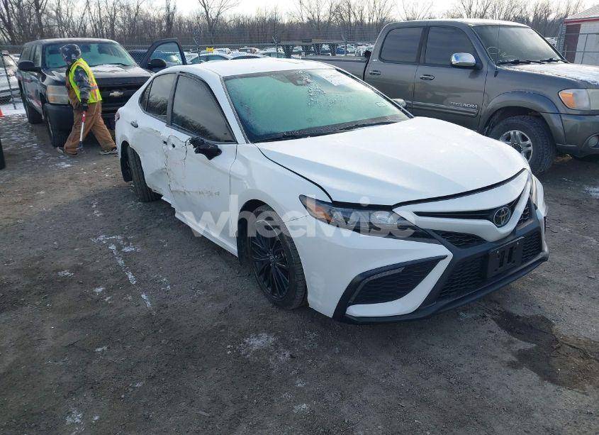 2022 Toyota Camry SE NIGHTSHADE EDITION (VIN 4T1G11AK7NU035311) main photo