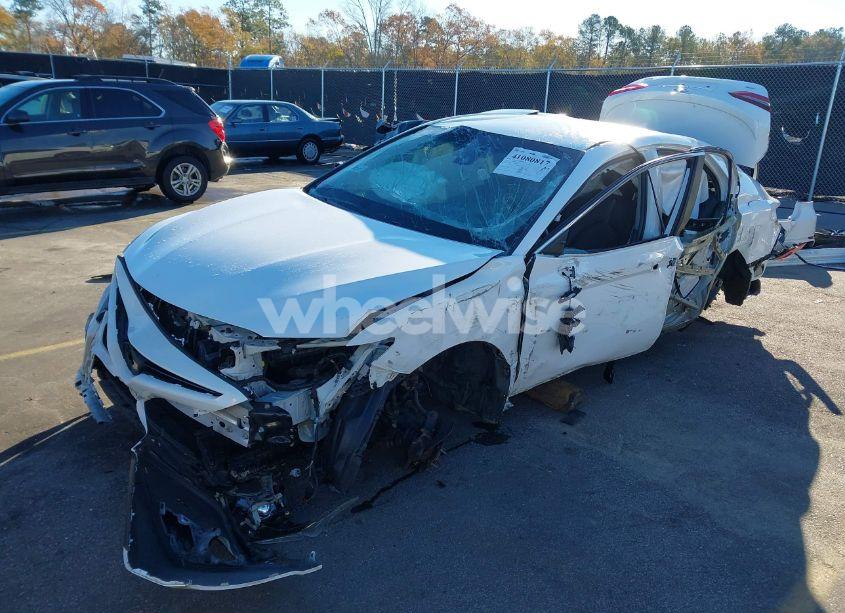 Photo 2 of 2022 Toyota Camry SE (VIN 4T1G11AK7NU623645)