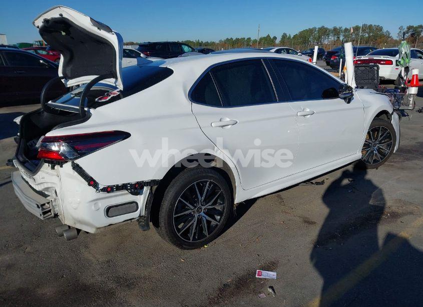 Photo 4 of 2022 Toyota Camry SE (VIN 4T1G11AK7NU623645)