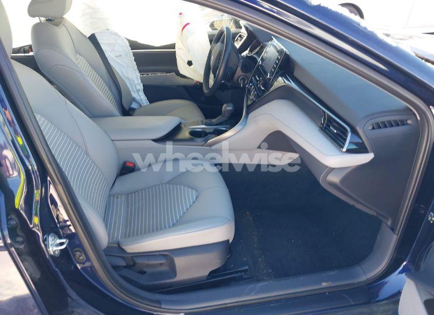 Photo 5 of 2022 Toyota Camry SE (VIN 4T1G11AK7NU637447)
