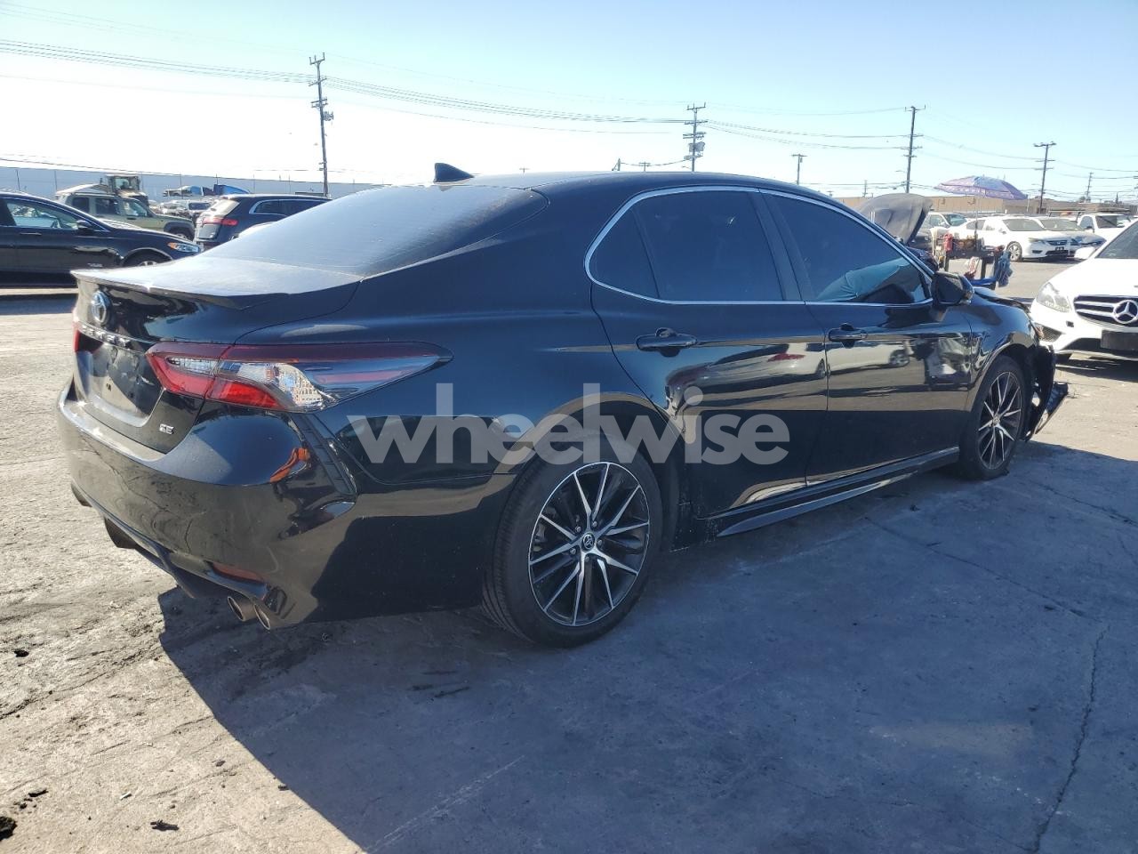 Photo 3 of 2022 TOYOTA CAMRY SE (VIN 4T1G11AK7NU690777)