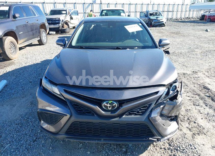 Photo 13 of 2022 Toyota Camry SE (VIN 4T1G11AK7NU696790)