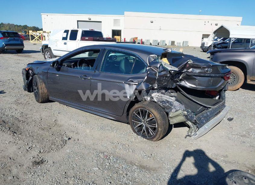 Photo 3 of 2022 Toyota Camry SE (VIN 4T1G11AK7NU696790)