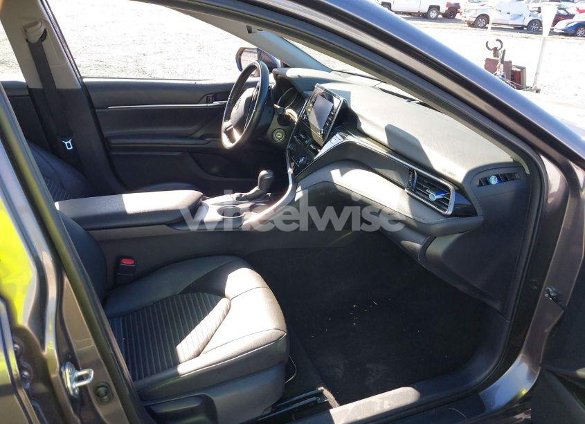 Photo 5 of 2022 Toyota Camry SE (VIN 4T1G11AK7NU696790)