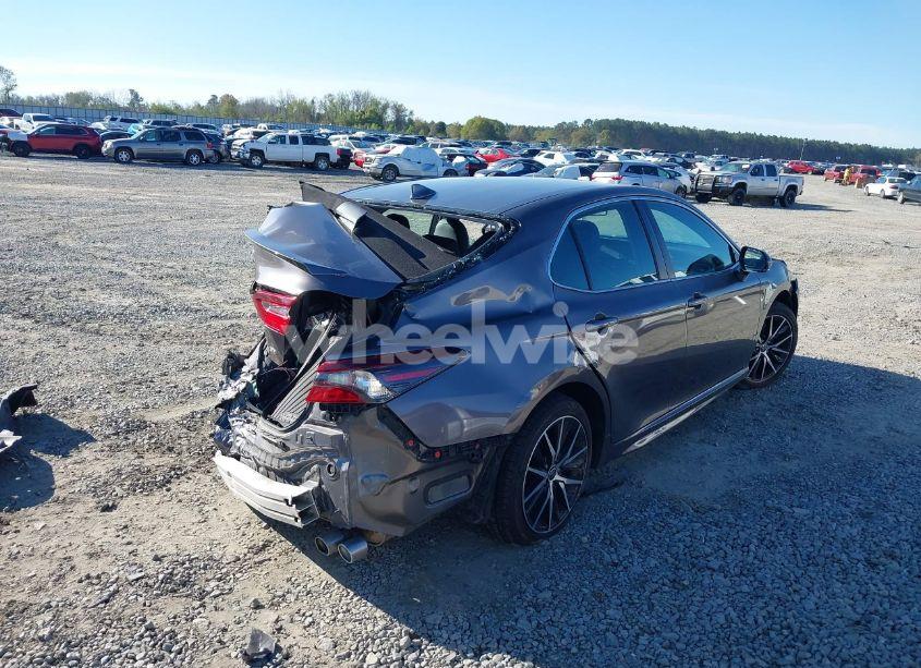 Photo 6 of 2022 Toyota Camry SE (VIN 4T1G11AK7NU696790)