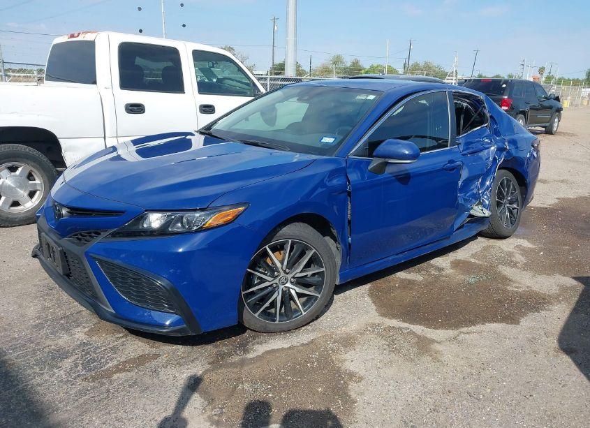 Photo 2 of 2023 Toyota Camry SE (VIN 4T1G11AK7PU173093)