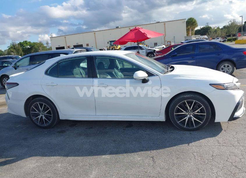 Photo 13 of 2023 Toyota Camry SE (VIN 4T1G11AK7PU737387)