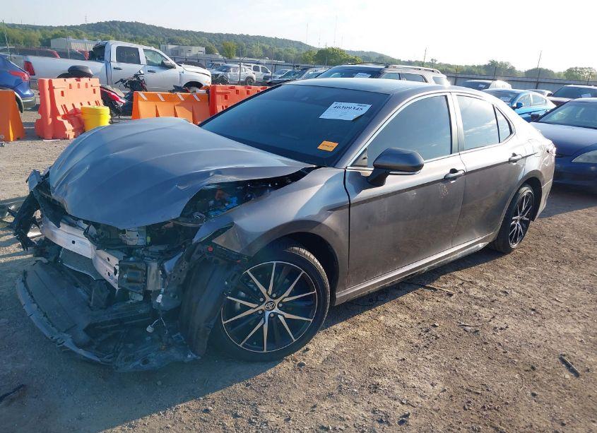 Photo 2 of 2024 Toyota Camry SE (VIN 4T1G11AK7RU263590)