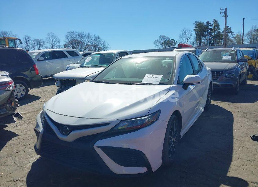 Photo 2 of 2024 Toyota Camry SE (VIN 4T1G11AK7RU860366)