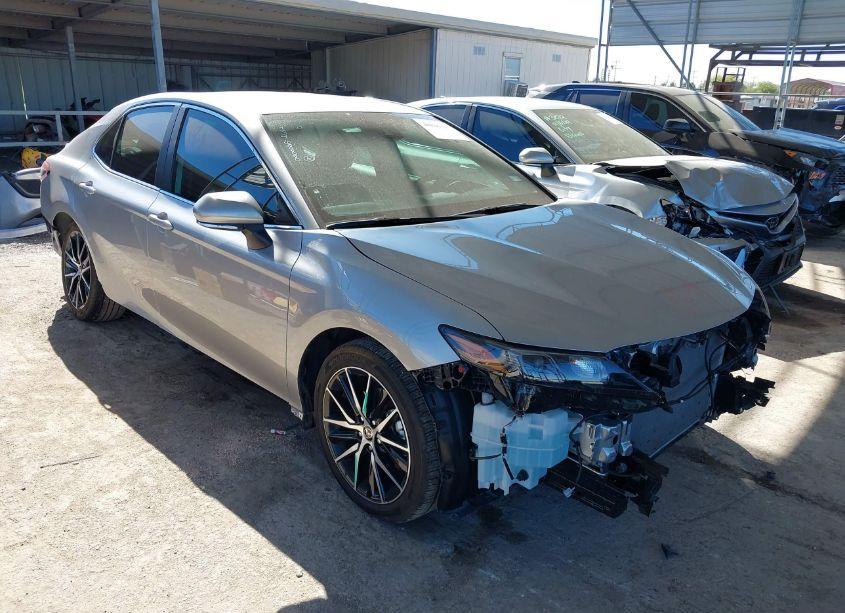 2024 Toyota Camry SE (VIN 4T1G11AK7RU883209) main photo