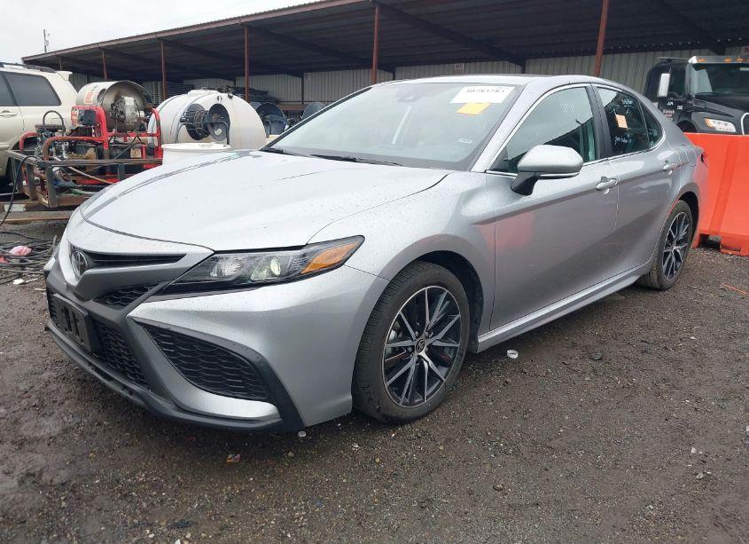 Photo 2 of 2024 Toyota Camry SE (VIN 4T1G11AK7RU891147)