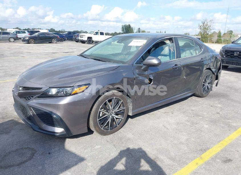 Photo 2 of 2024 Toyota Camry SE (VIN 4T1G11AK7RU895179)