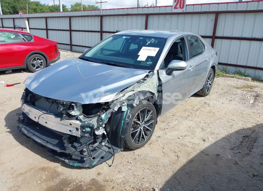 Photo 2 of 2024 Toyota Camry SE (VIN 4T1G11AK7RU912501)