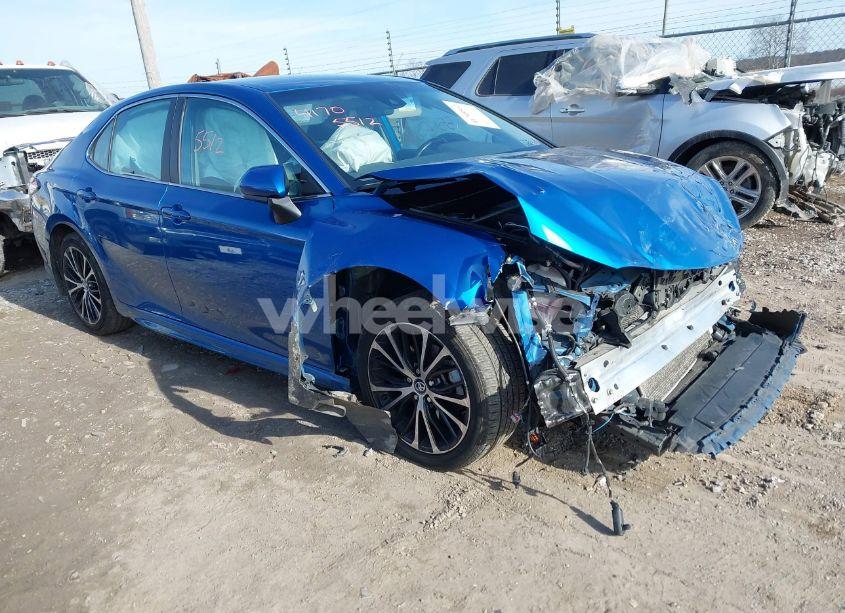 2020 Toyota Camry SE (VIN 4T1G11AK8LU304591) main photo
