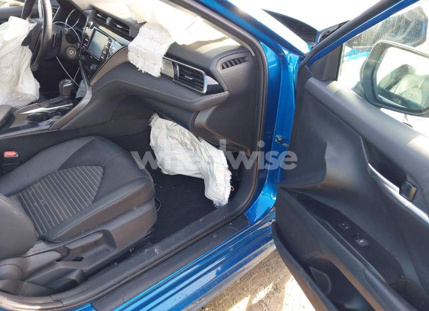 Photo 5 of 2020 Toyota Camry SE (VIN 4T1G11AK8LU304591)