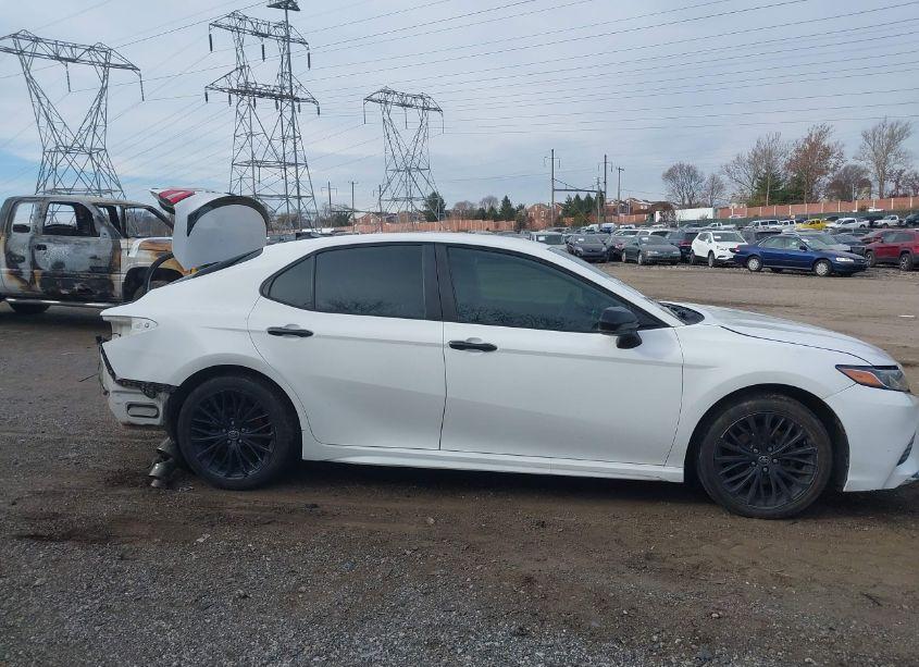Photo 13 of 2020 Toyota Camry SE NIGHTSHADE EDITION (VIN 4T1G11AK8LU318927)