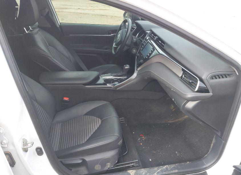 Photo 5 of 2020 Toyota Camry SE NIGHTSHADE EDITION (VIN 4T1G11AK8LU318927)