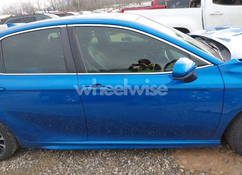 Photo 13 of 2020 Toyota Camry SE (VIN 4T1G11AK8LU323903)