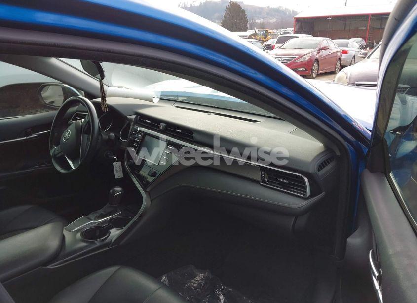 Photo 5 of 2020 Toyota Camry SE (VIN 4T1G11AK8LU323903)