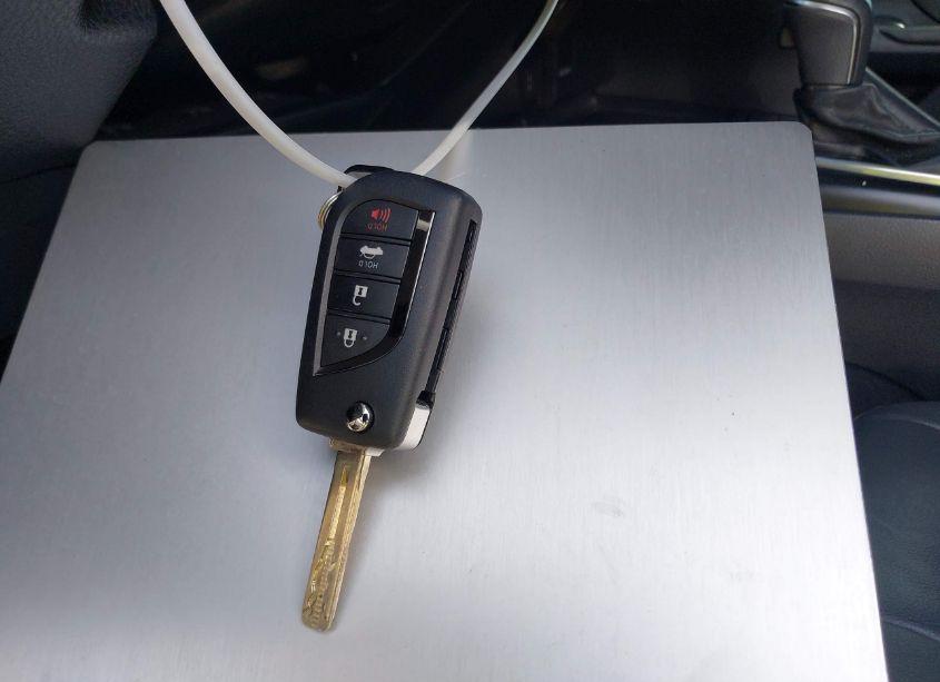 Photo 11 of 2020 Toyota Camry SE (VIN 4T1G11AK8LU335159)