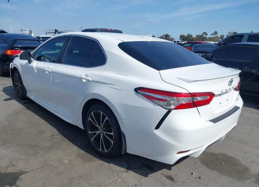 Photo 3 of 2020 Toyota Camry SE (VIN 4T1G11AK8LU335159)