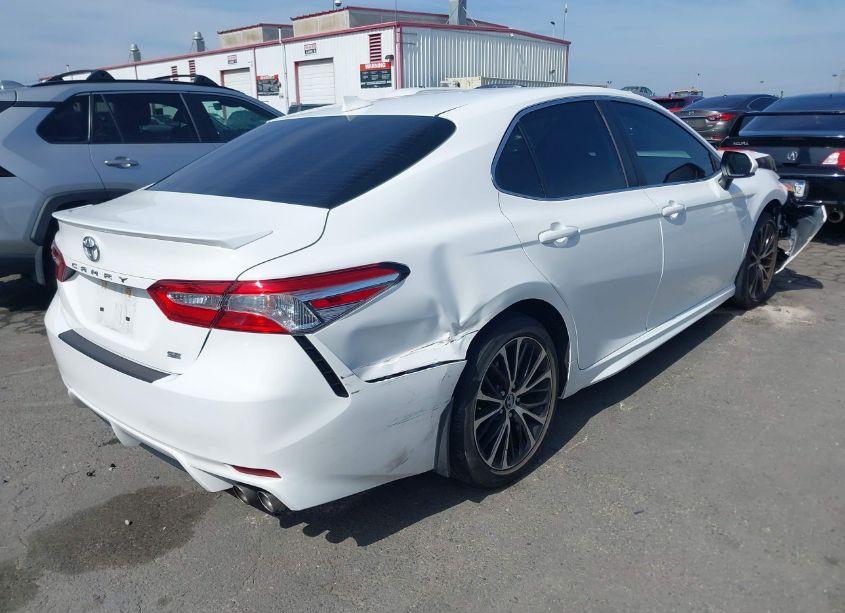 Photo 4 of 2020 Toyota Camry SE (VIN 4T1G11AK8LU335159)