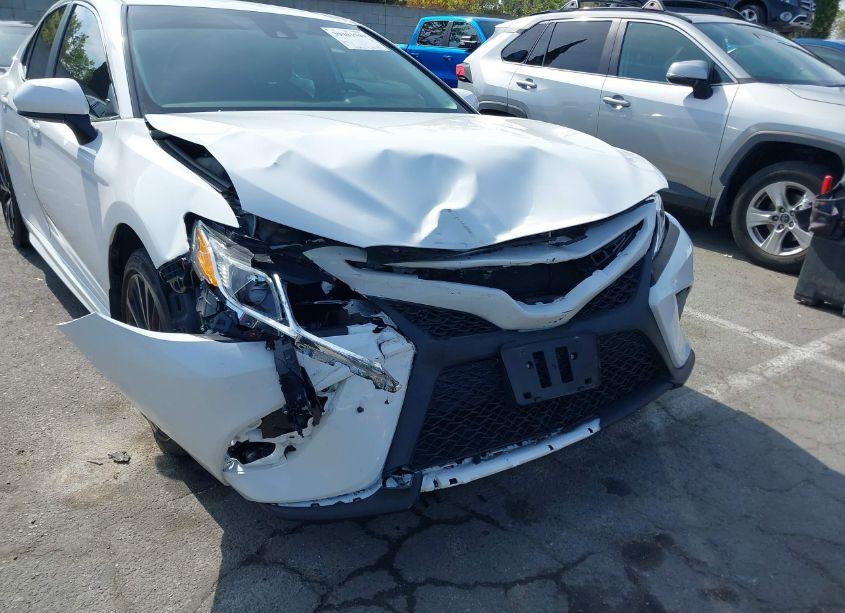 Photo 6 of 2020 Toyota Camry SE (VIN 4T1G11AK8LU335159)