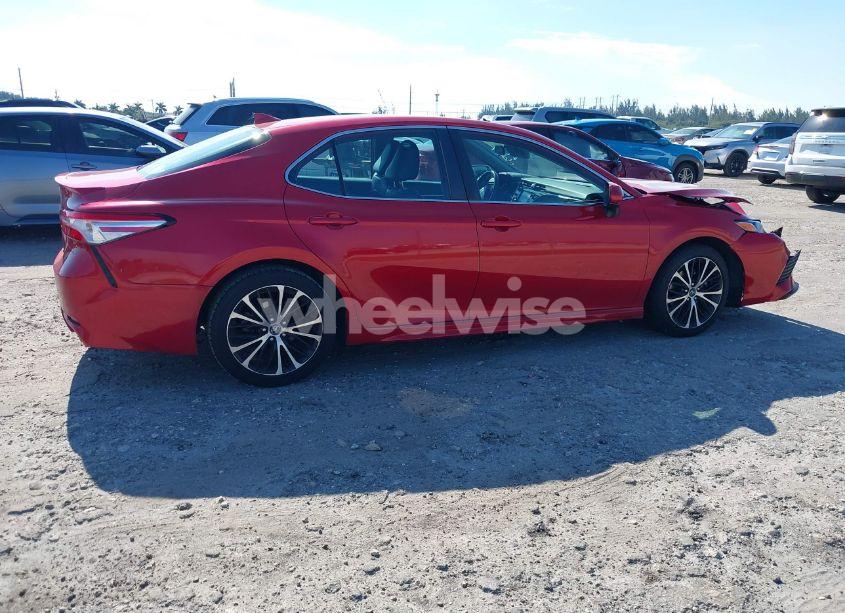 Photo 4 of 2020 Toyota Camry SE (VIN 4T1G11AK8LU336117)
