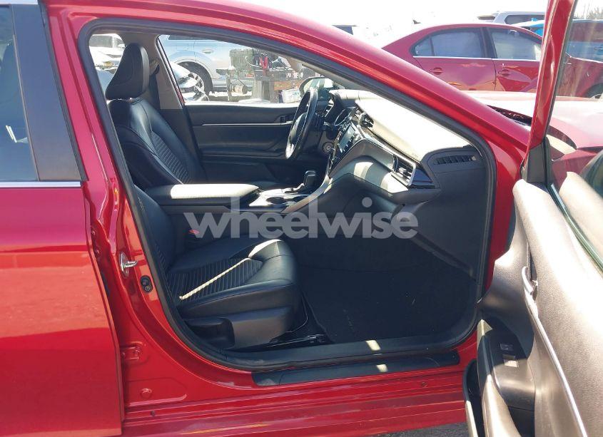 Photo 5 of 2020 Toyota Camry SE (VIN 4T1G11AK8LU336117)