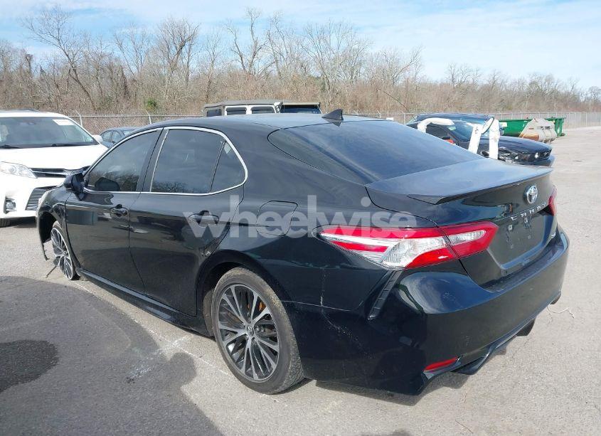 Photo 3 of 2020 Toyota Camry SE (VIN 4T1G11AK8LU346372)