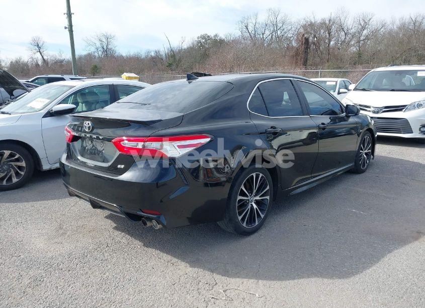 Photo 4 of 2020 Toyota Camry SE (VIN 4T1G11AK8LU346372)