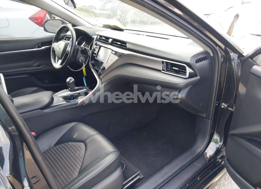 Photo 5 of 2020 Toyota Camry SE (VIN 4T1G11AK8LU346372)