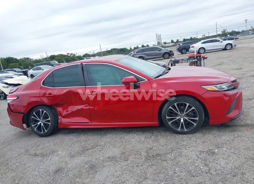 Photo 13 of 2020 Toyota Camry SE (VIN 4T1G11AK8LU367013)