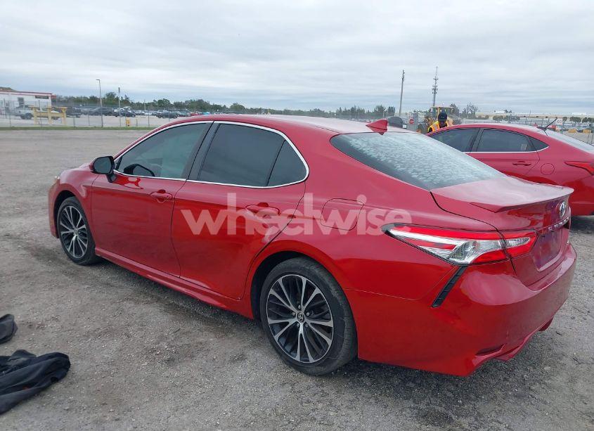 Photo 3 of 2020 Toyota Camry SE (VIN 4T1G11AK8LU367013)