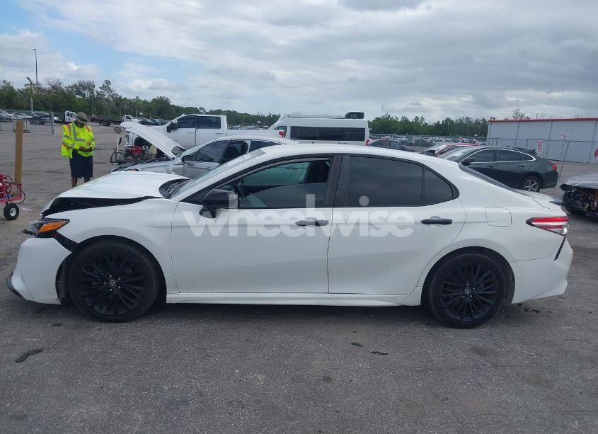 Photo 14 of 2020 Toyota Camry SE NIGHTSHADE EDITION (VIN 4T1G11AK8LU372177)