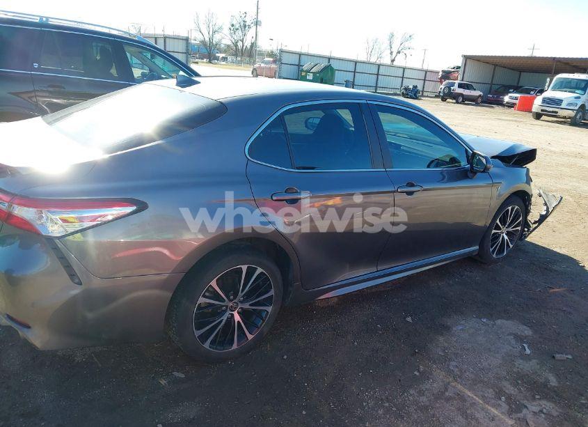 Photo 13 of 2020 Toyota Camry SE (VIN 4T1G11AK8LU375189)