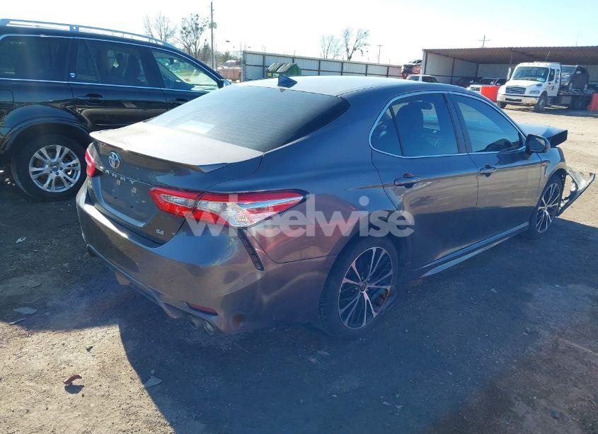 Photo 4 of 2020 Toyota Camry SE (VIN 4T1G11AK8LU375189)