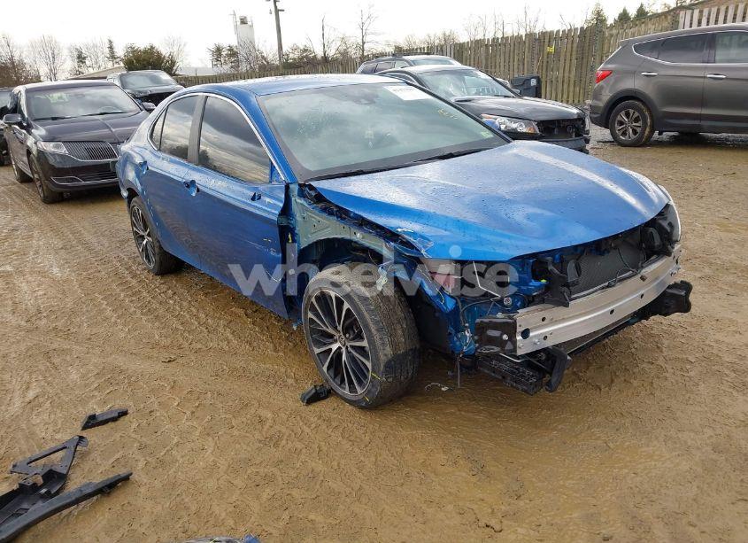 2020 Toyota Camry SE (VIN 4T1G11AK8LU377007) main photo