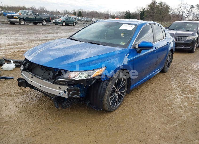 Photo 2 of 2020 Toyota Camry SE (VIN 4T1G11AK8LU377007)