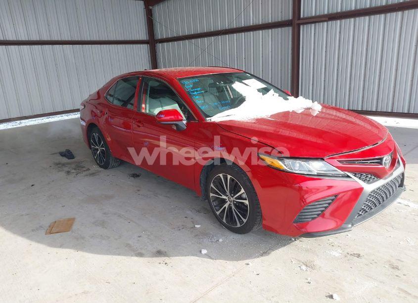 2020 Toyota Camry SE (VIN 4T1G11AK8LU390307) main photo