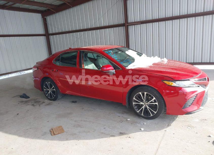 Photo 13 of 2020 Toyota Camry SE (VIN 4T1G11AK8LU390307)