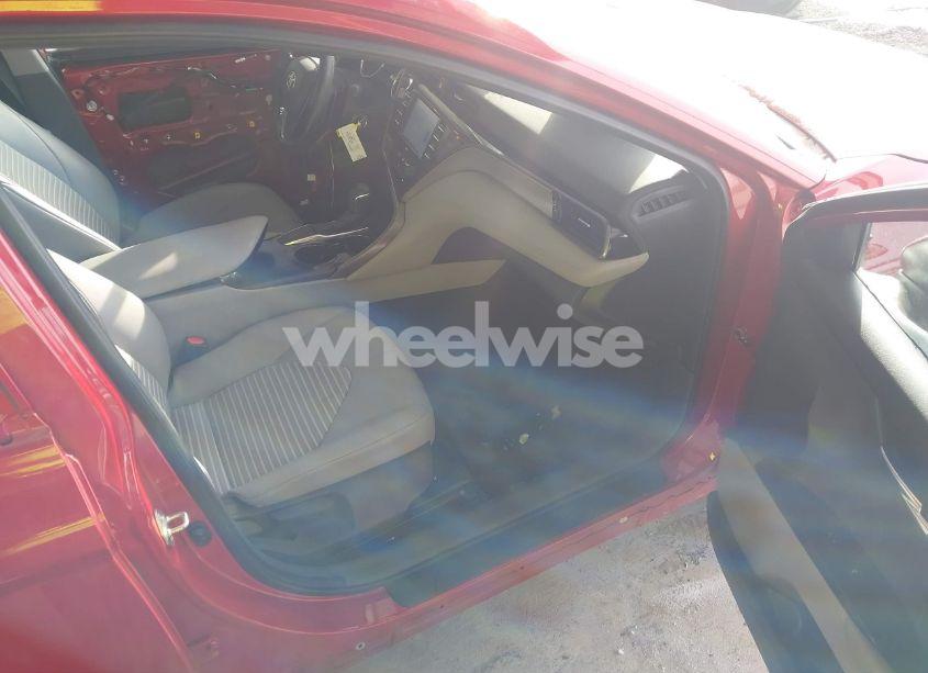 Photo 5 of 2020 Toyota Camry SE (VIN 4T1G11AK8LU390307)