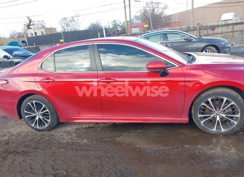 Photo 13 of 2020 Toyota Camry SE (VIN 4T1G11AK8LU400818)