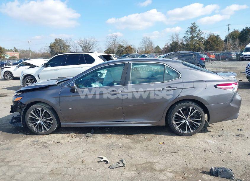 Photo 14 of 2020 Toyota Camry SE (VIN 4T1G11AK8LU883551)