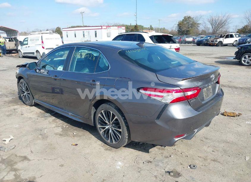 Photo 3 of 2020 Toyota Camry SE (VIN 4T1G11AK8LU883551)