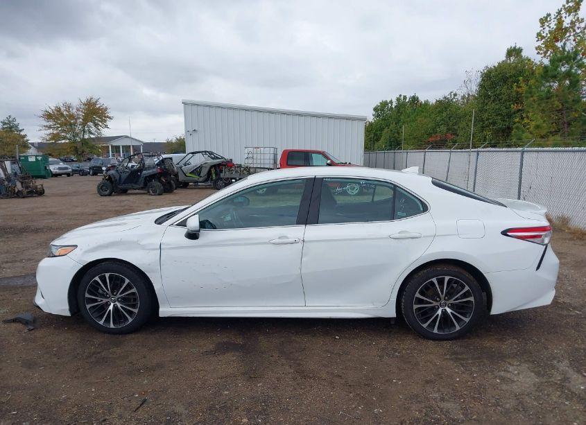 Photo 14 of 2020 Toyota Camry SE (VIN 4T1G11AK8LU884487)