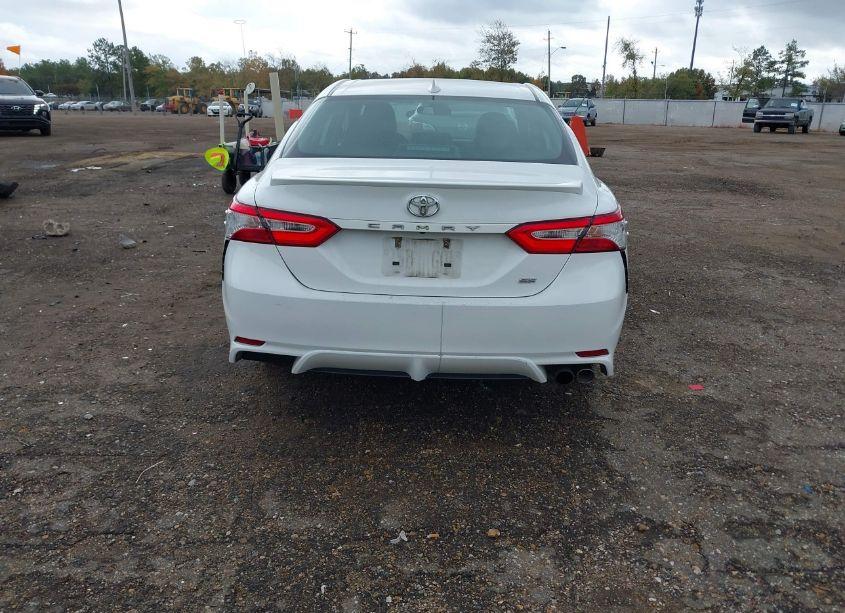 Photo 16 of 2020 Toyota Camry SE (VIN 4T1G11AK8LU884487)