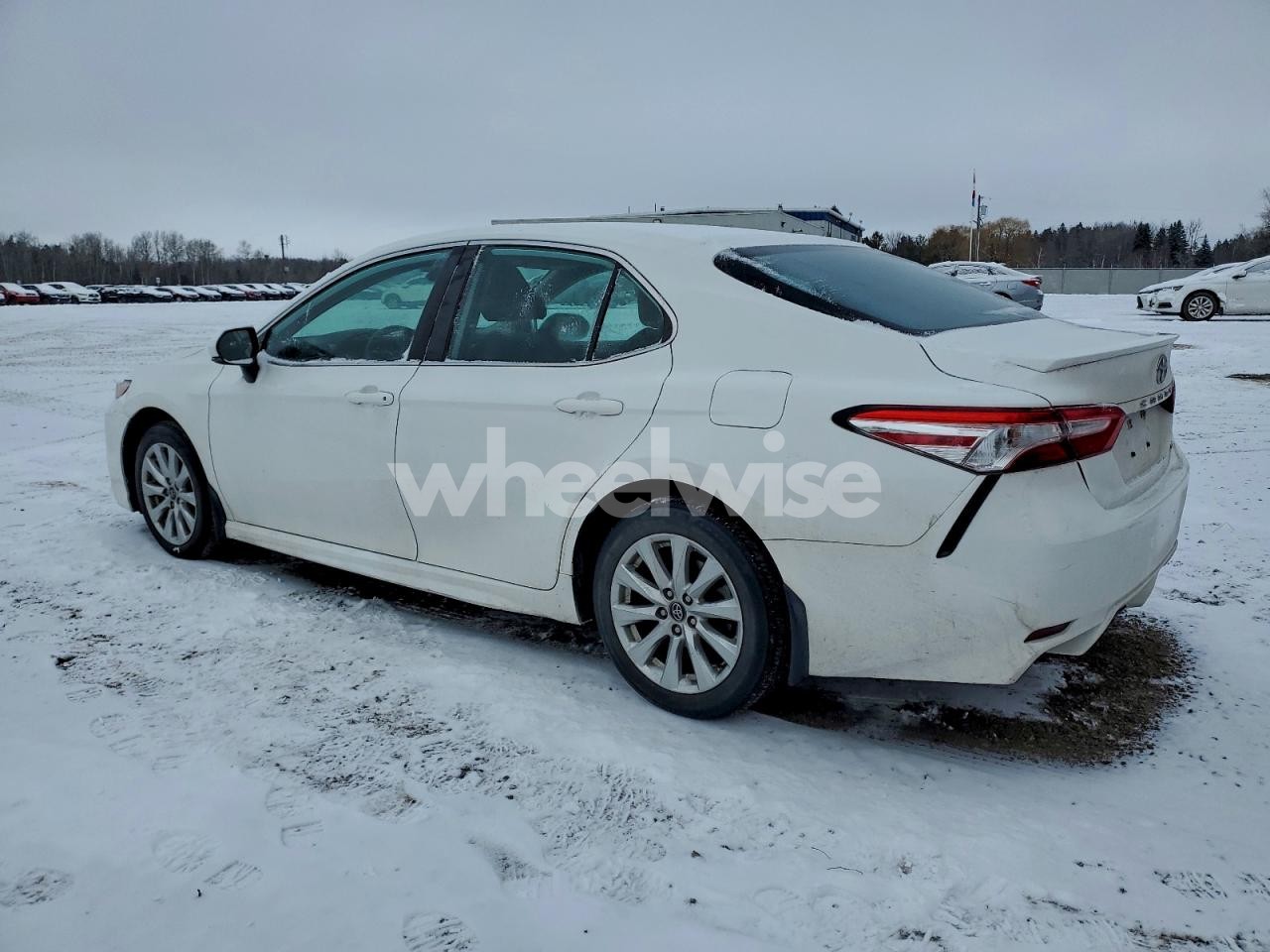 Photo 2 of 2020 TOYOTA CAMRY SE (VIN 4T1G11AK8LU888877)